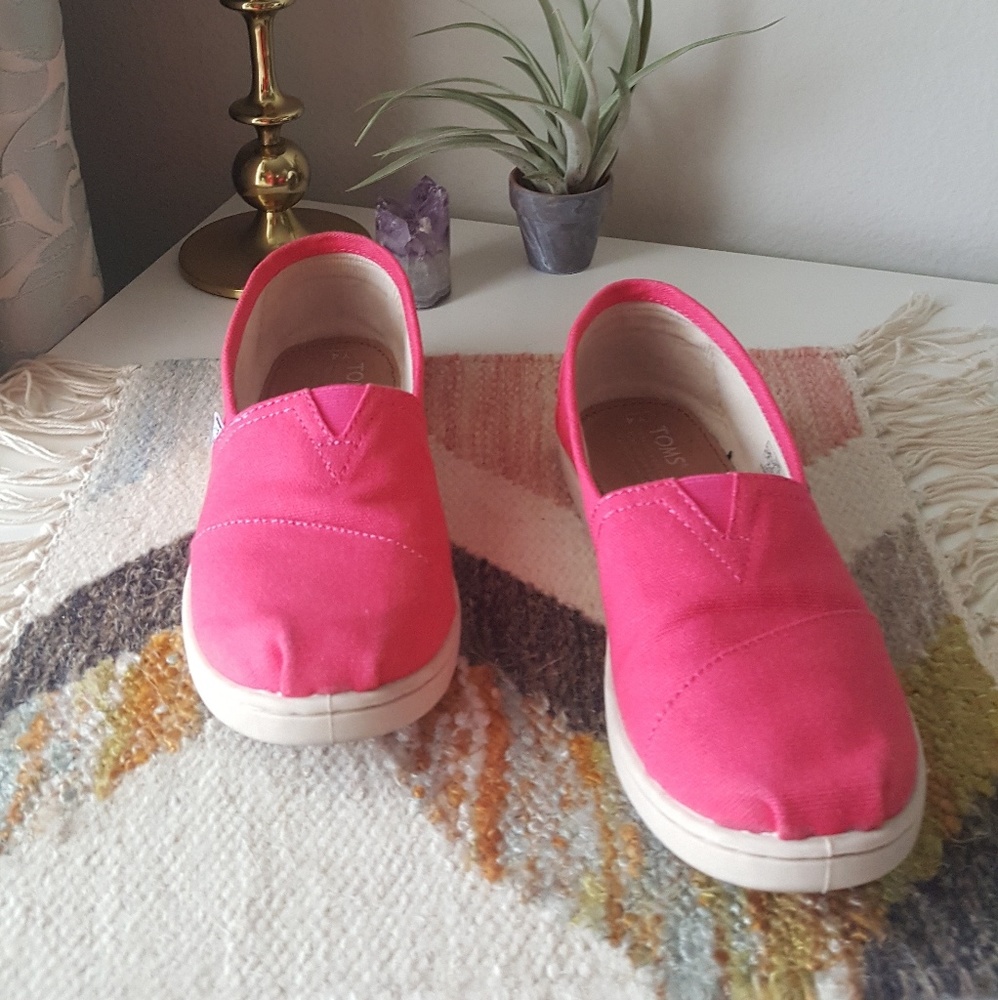 Toms